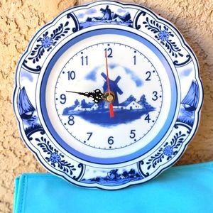 Kitchen wall clock with Dutch windmill scene